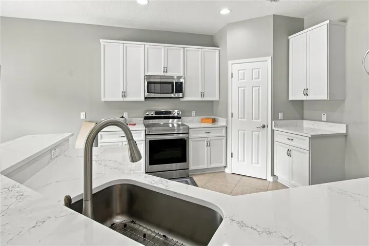 STAINLESS STEEL SINK