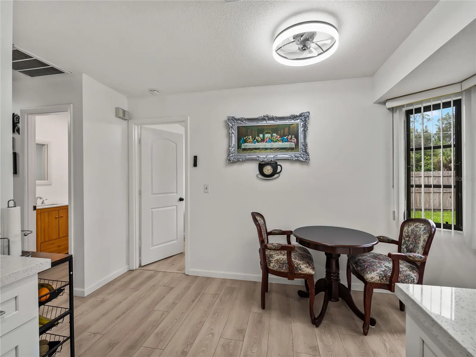 BreakfastNook_20307SilentAve_PortCharlotte_NaturalLight_Wide.jpg