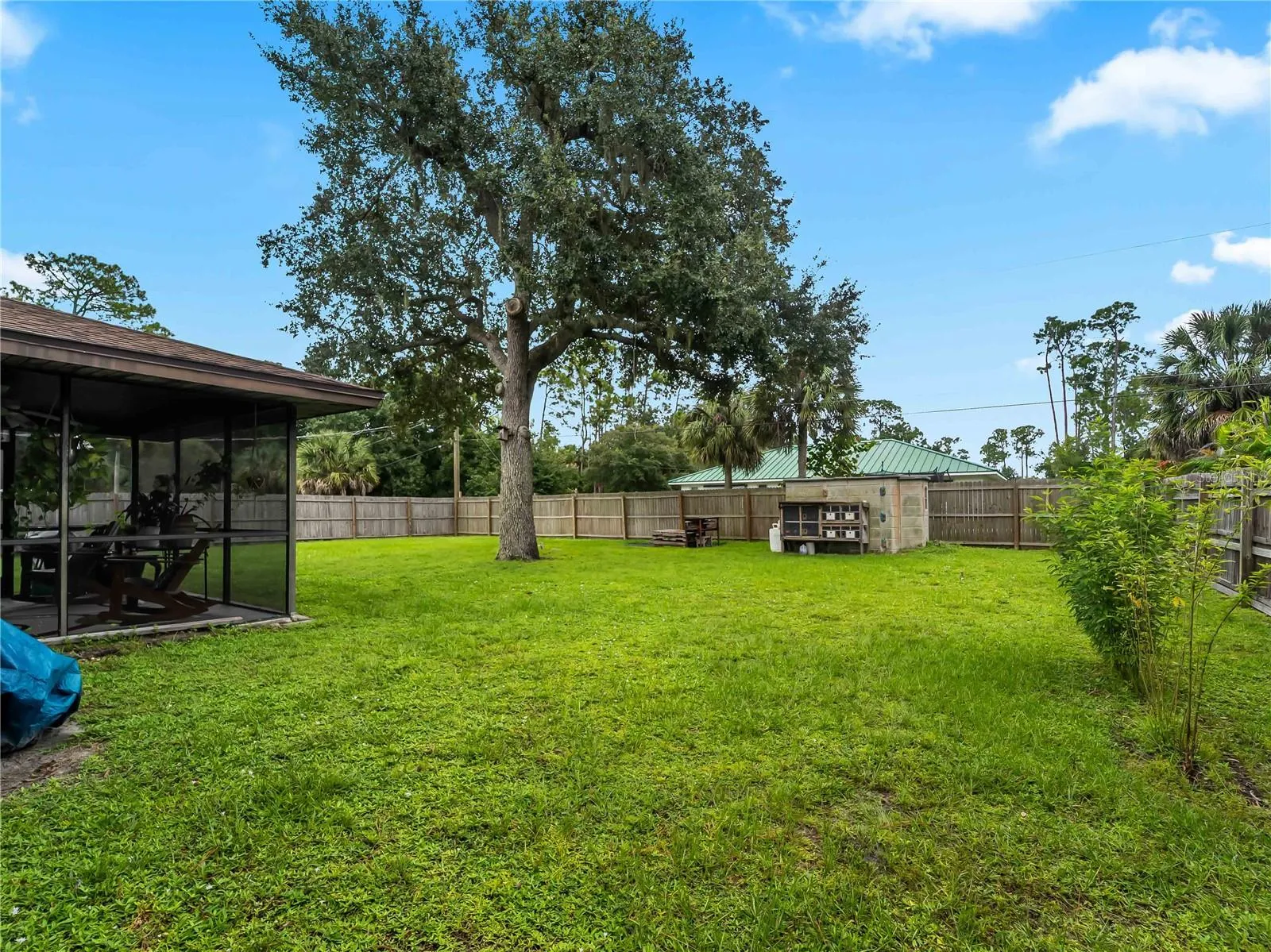 Backyard_20307SilentAve_PortCharlotte_PrivacyFence_Corner.jpg