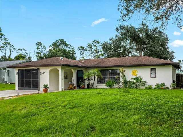 FrontExterior_20307SilentAve_PortCharlotte_CurbAppeal_Wide2.jpg