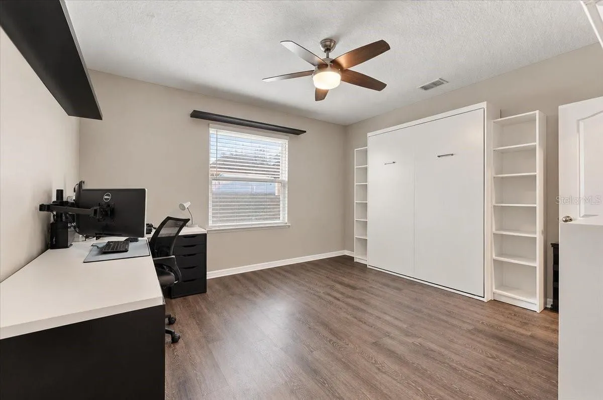 Down stairs guest room/office - Room 5