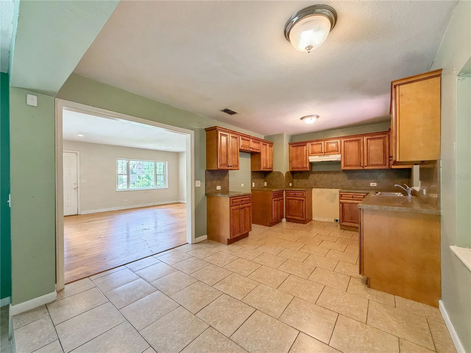 Kitchen &amp; Dining Area
