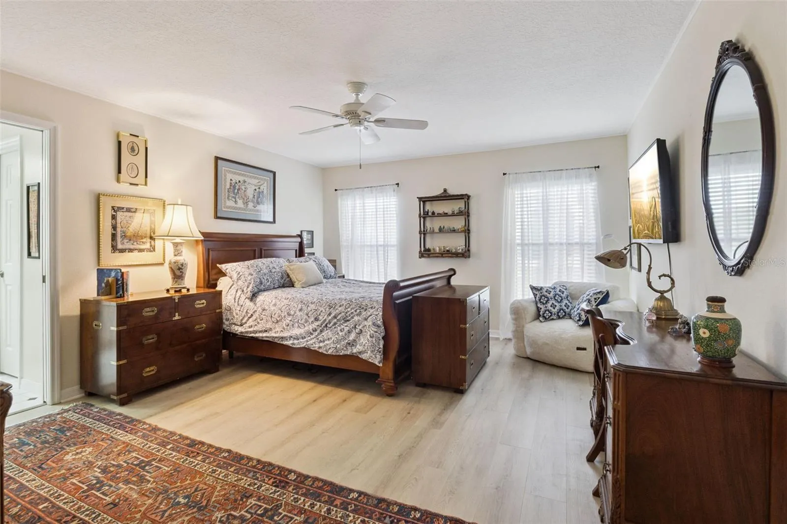 PRIMARY BEDROOM SUITE