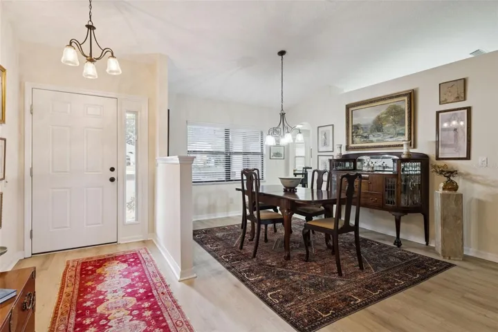 ENTRY &amp; DINING AREA