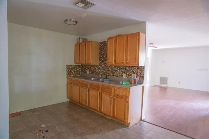 Kitchen, no appliances