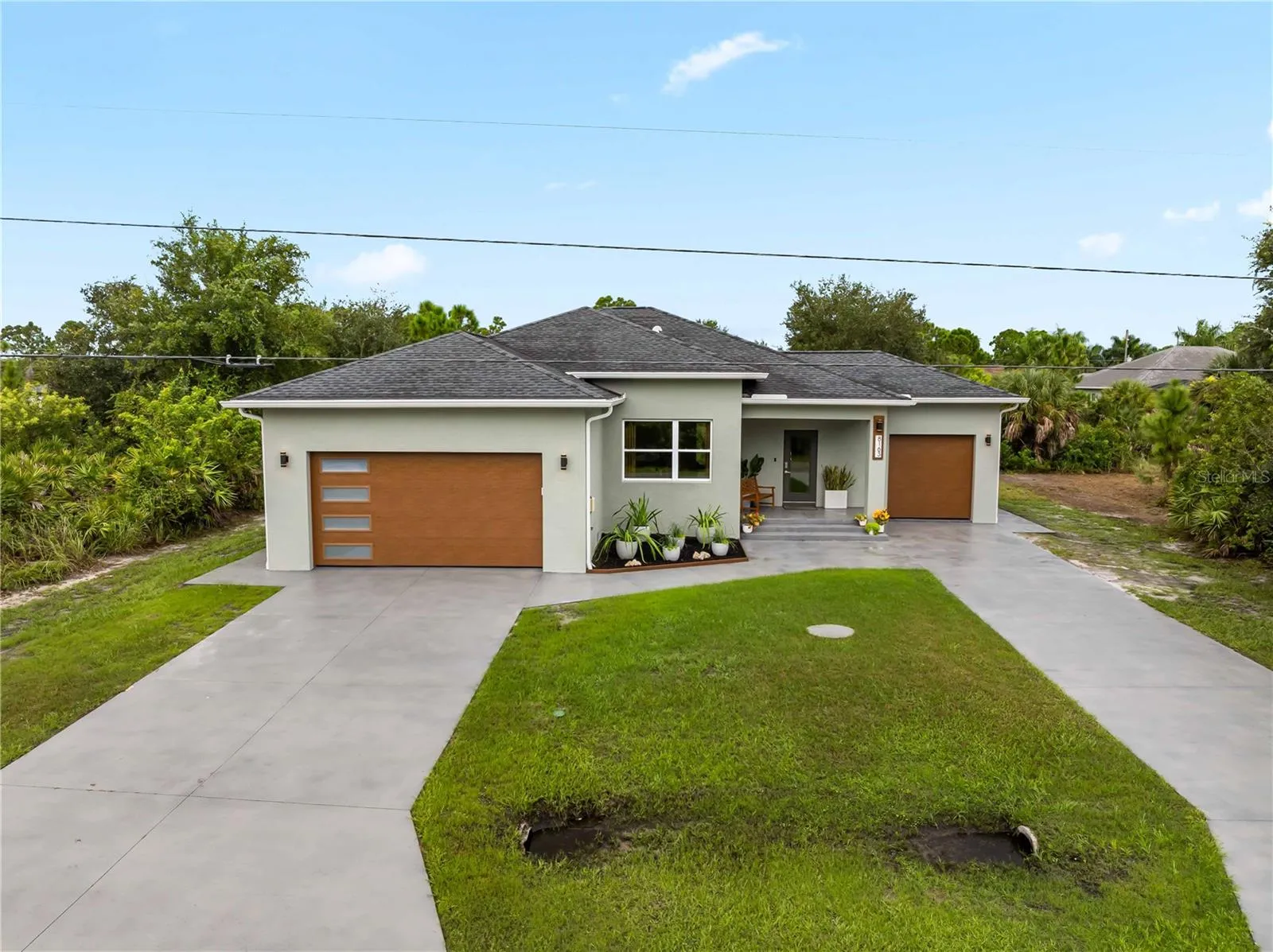 StreetView_8163WalbertSt_PortCharlotte_Wide2.jpg