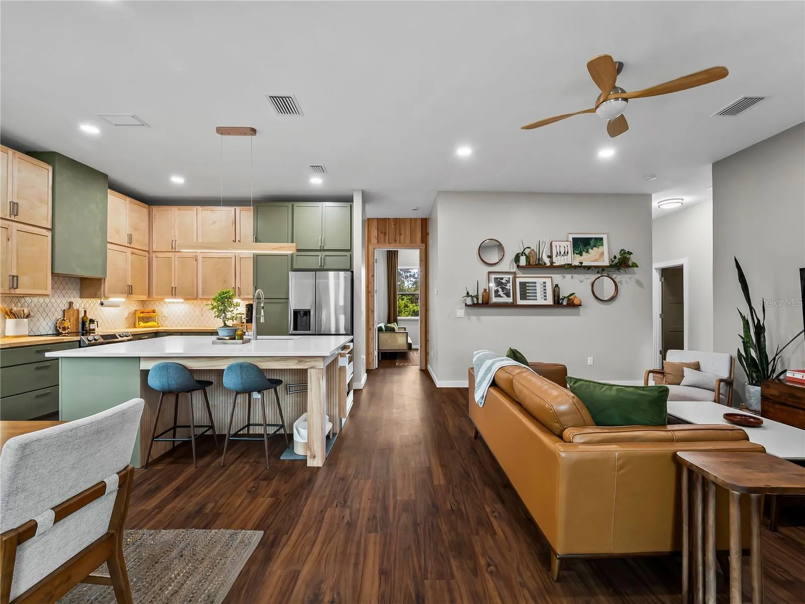 KitchenGreatRoom_8163WalbertSt_PortCharlotte_OpenConcept_Corner.jpg