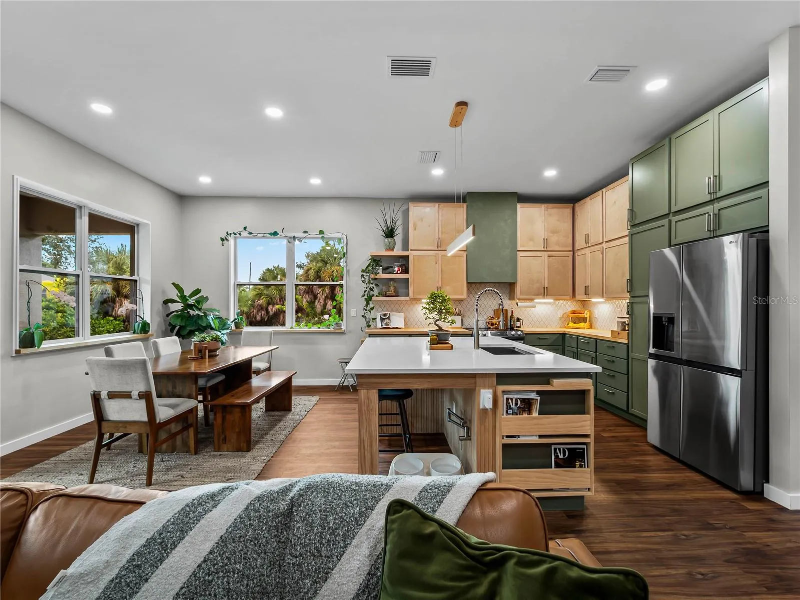 KitchenGreatRoom_8163WalbertSt_PortCharlotte_StainlessAppliances_Wide.jpg