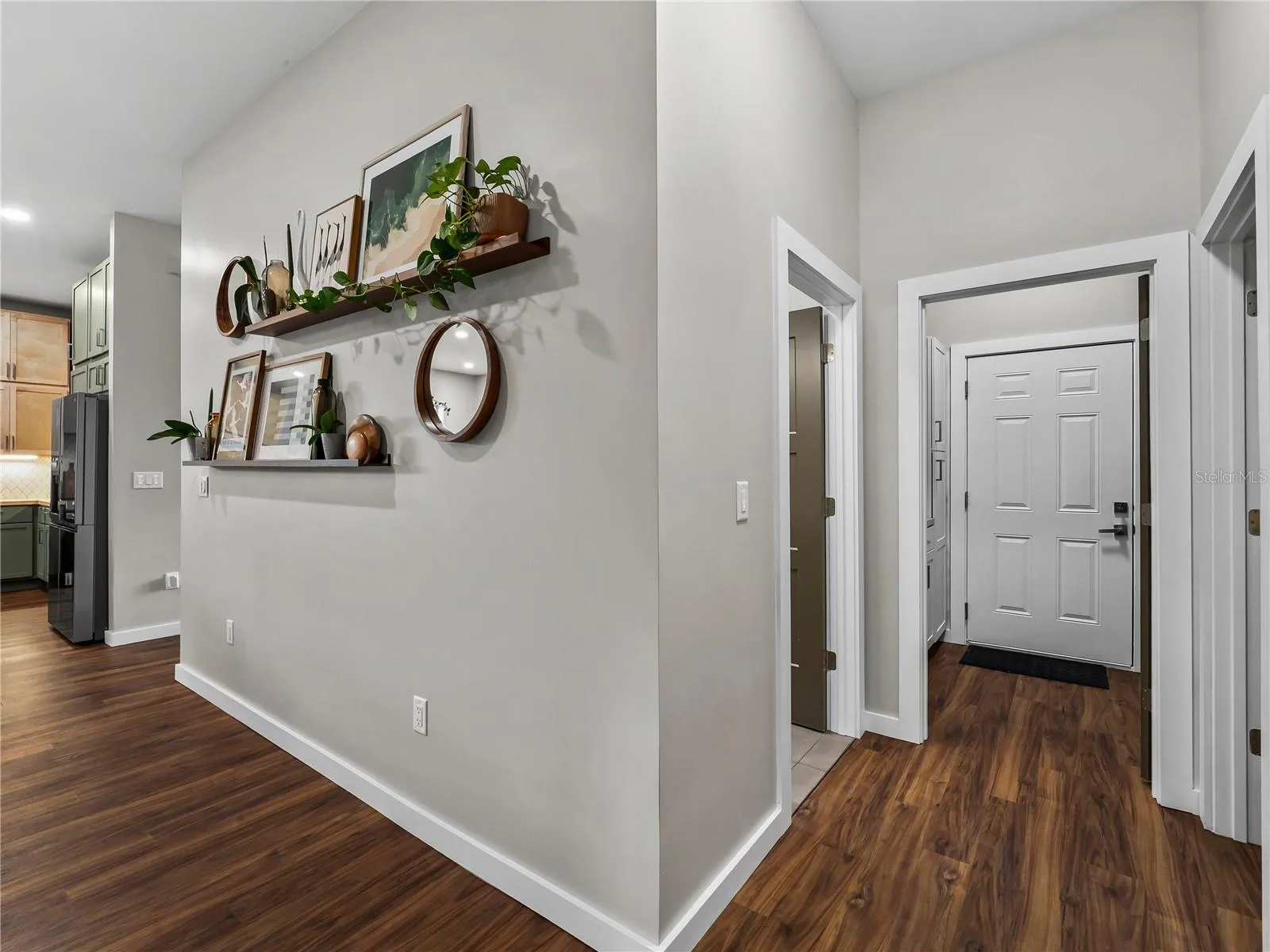 Hallway_8163WalbertSt_PortCharlotte_CleanFinish_Wide.jpg