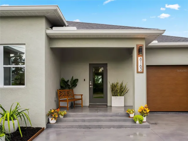 FrontPorch_8163WalbertSt_PortCharlotte_Wide.jpg