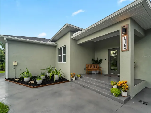 FrontExterior_8163WalbertSt_PortCharlotte_Entry.jpg