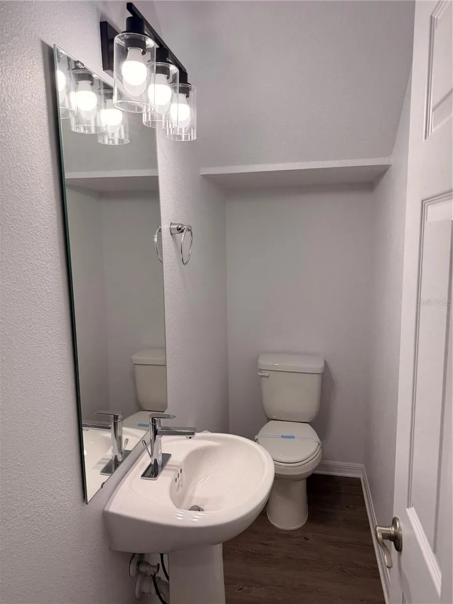 1/2 bath