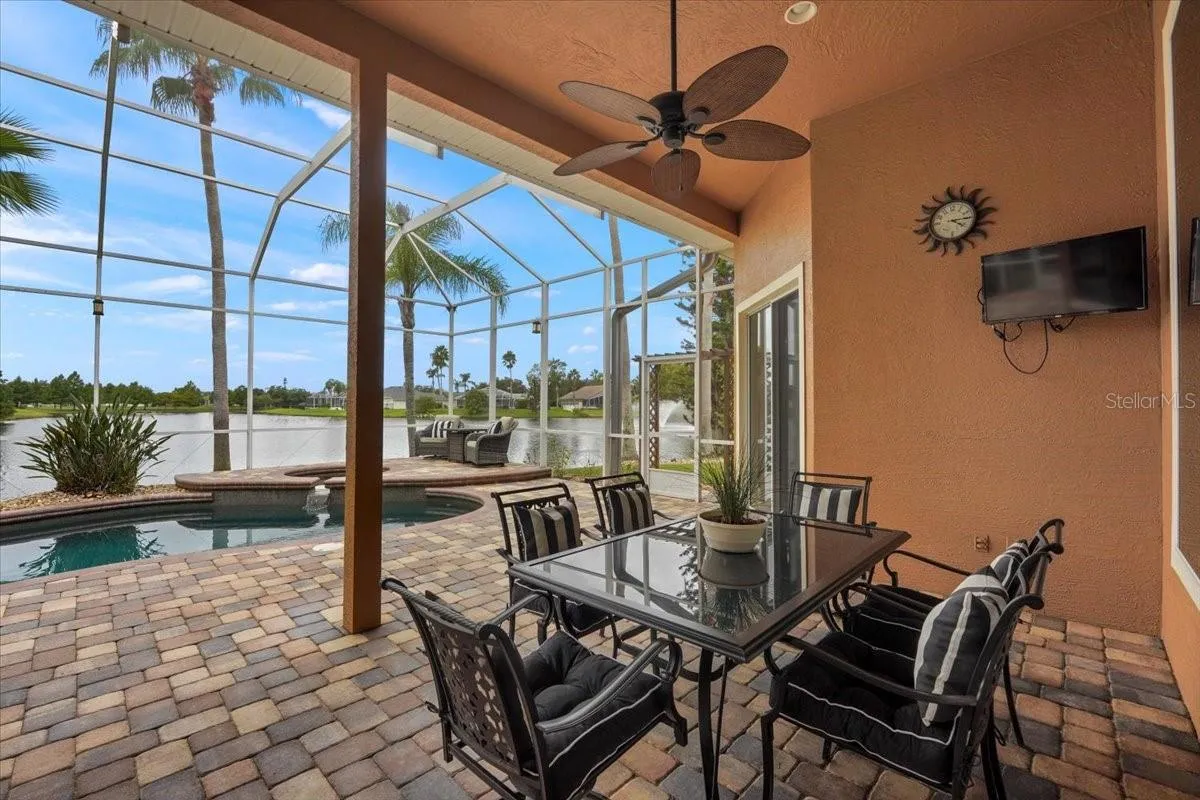 Lanai Living Area