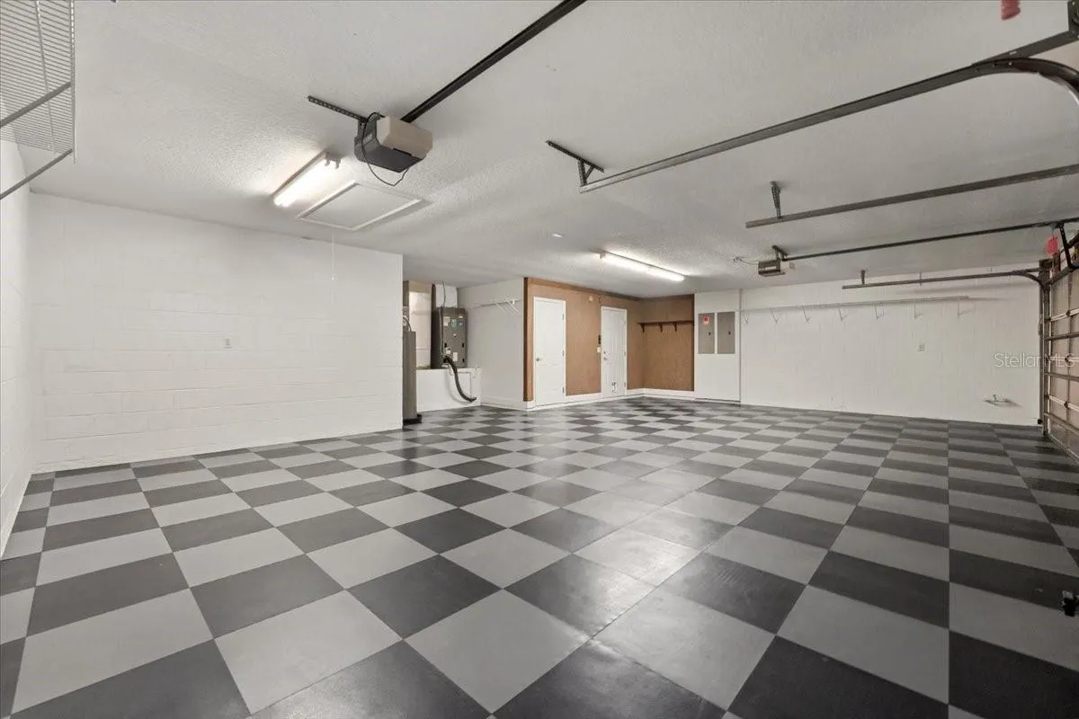 3 Car Garage