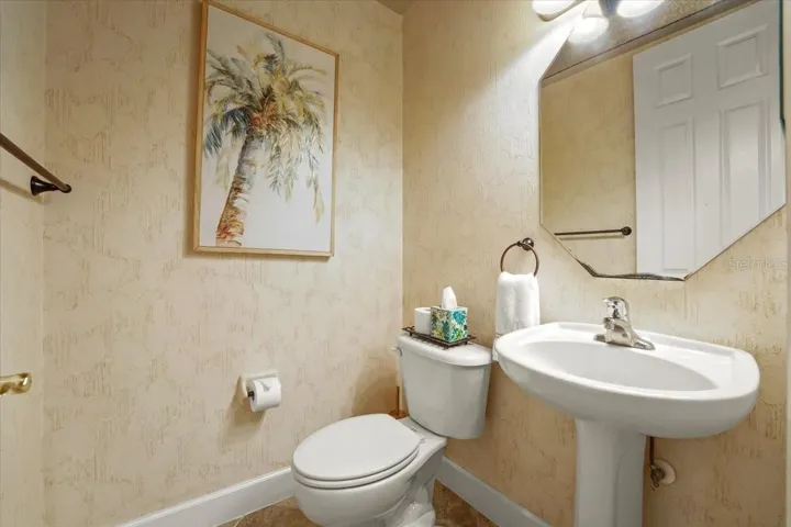 Half Bath w/ceiling accent