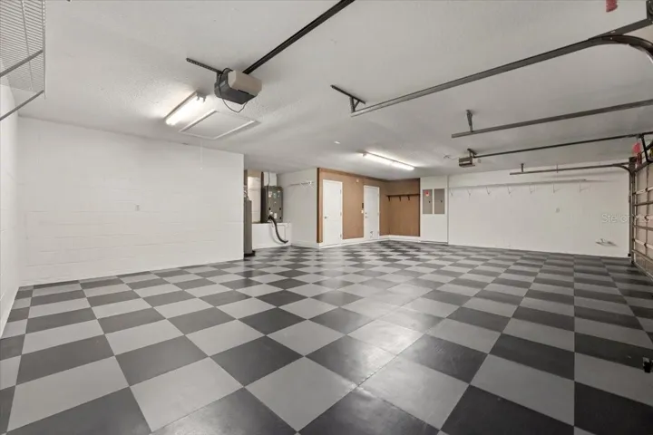 3 Car Garage