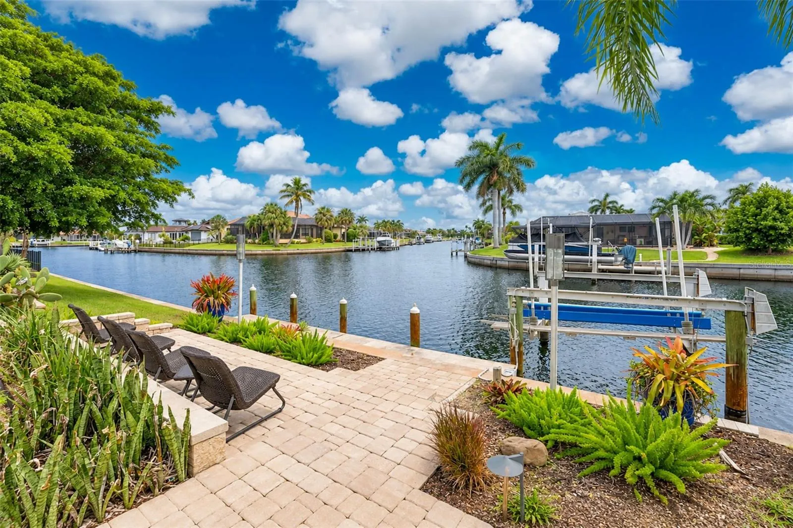 Patio, Dock