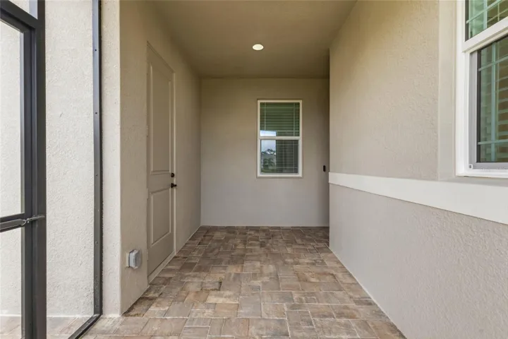 oversized screened in front porch