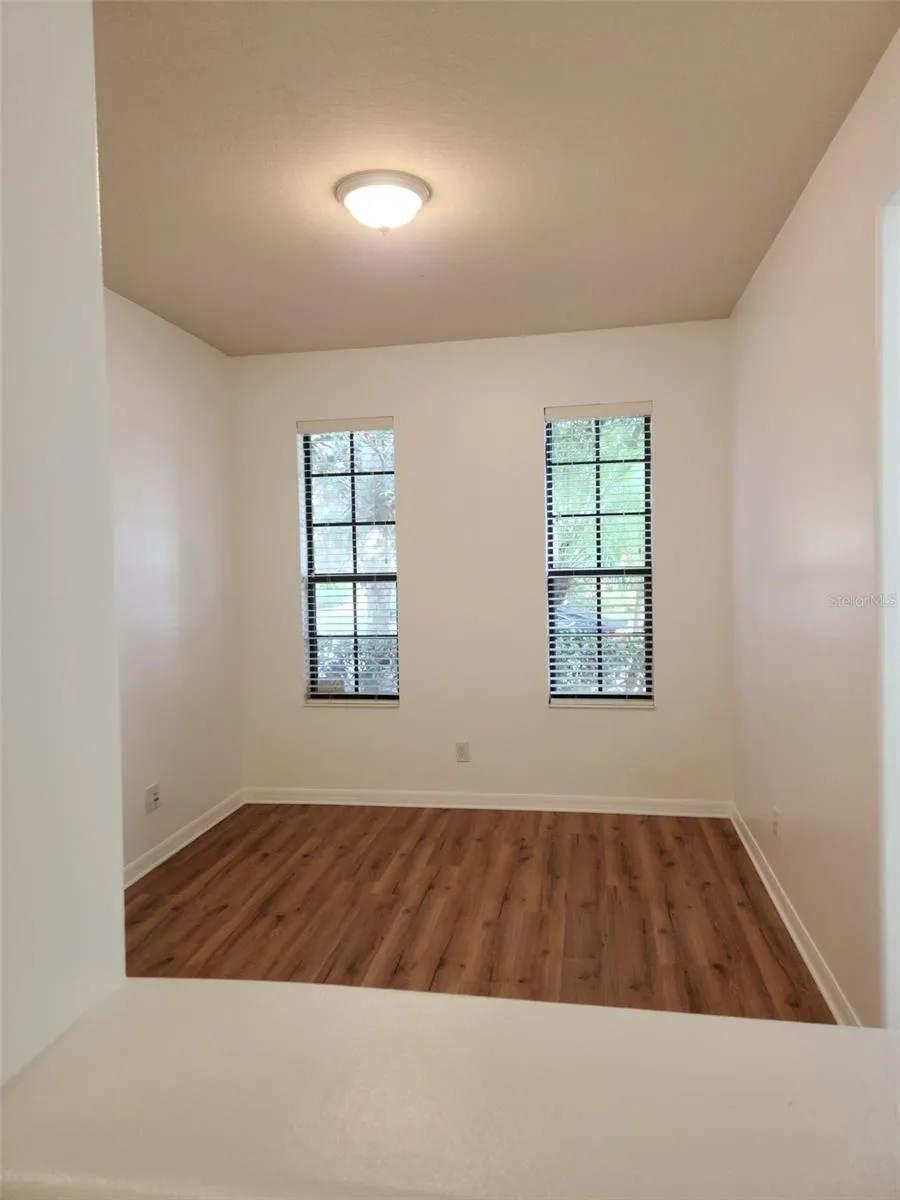 Den / Office Space