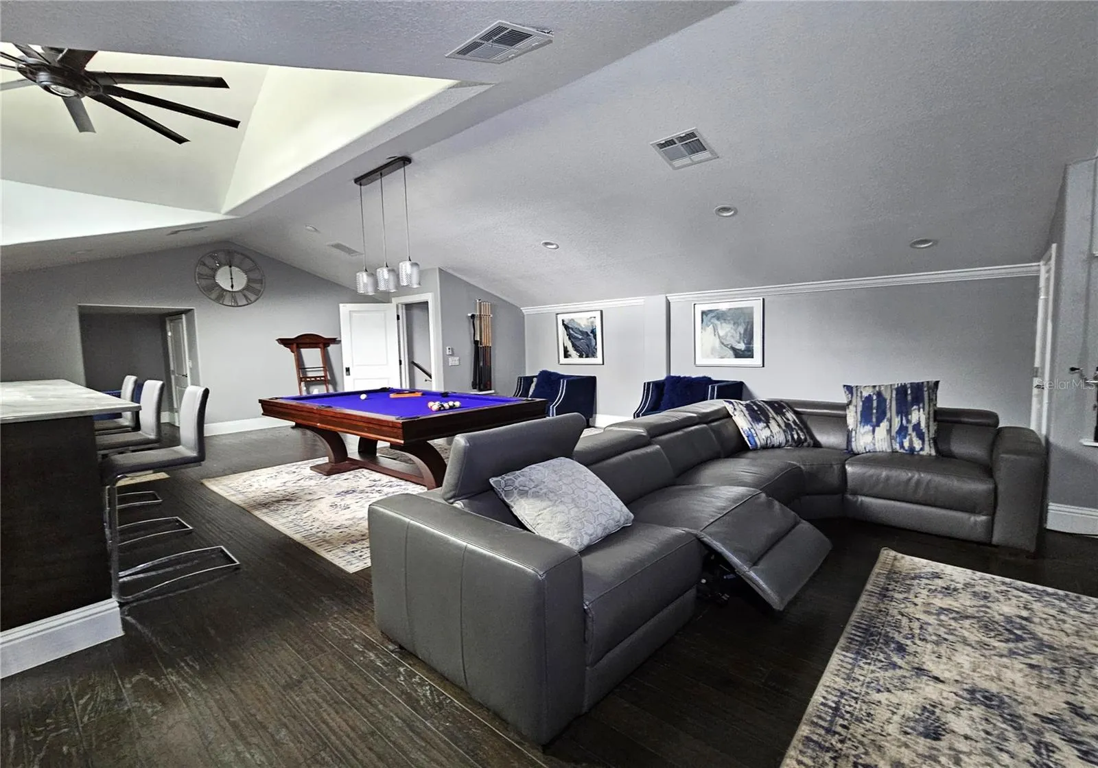 bonus media room
