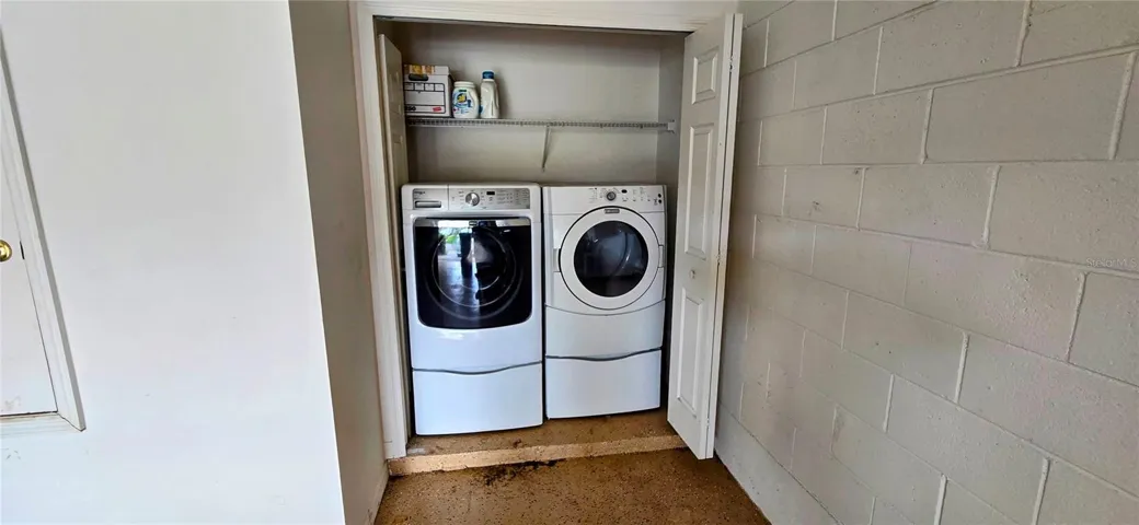 LAUNDRY CLOSET