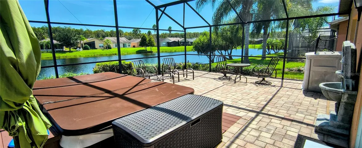 SCREENED LANAI