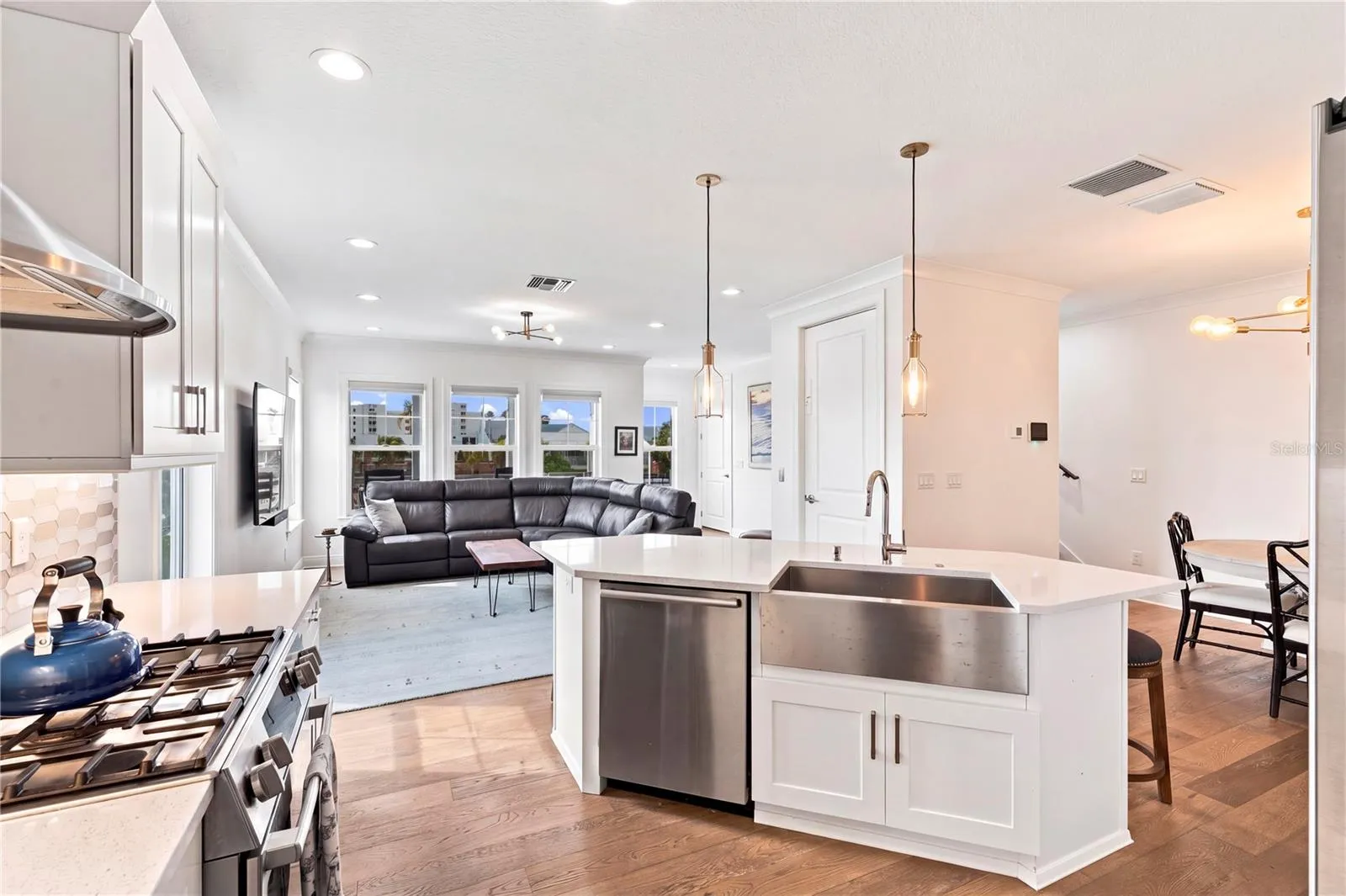 family room/kitchen