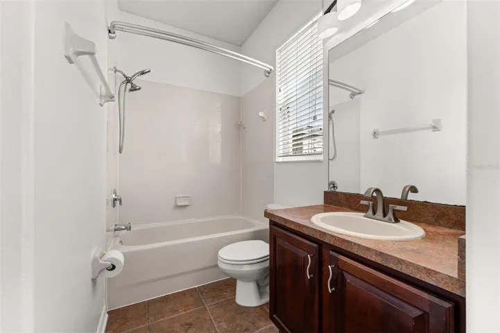 Bathroom 4 (Downstairs)