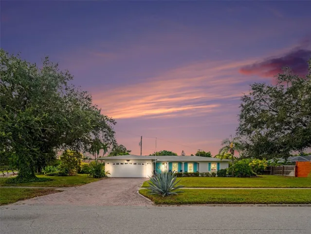 WELCOME HOME TO 1110 DE NARVAEZ IN PALMA SOLA PARK