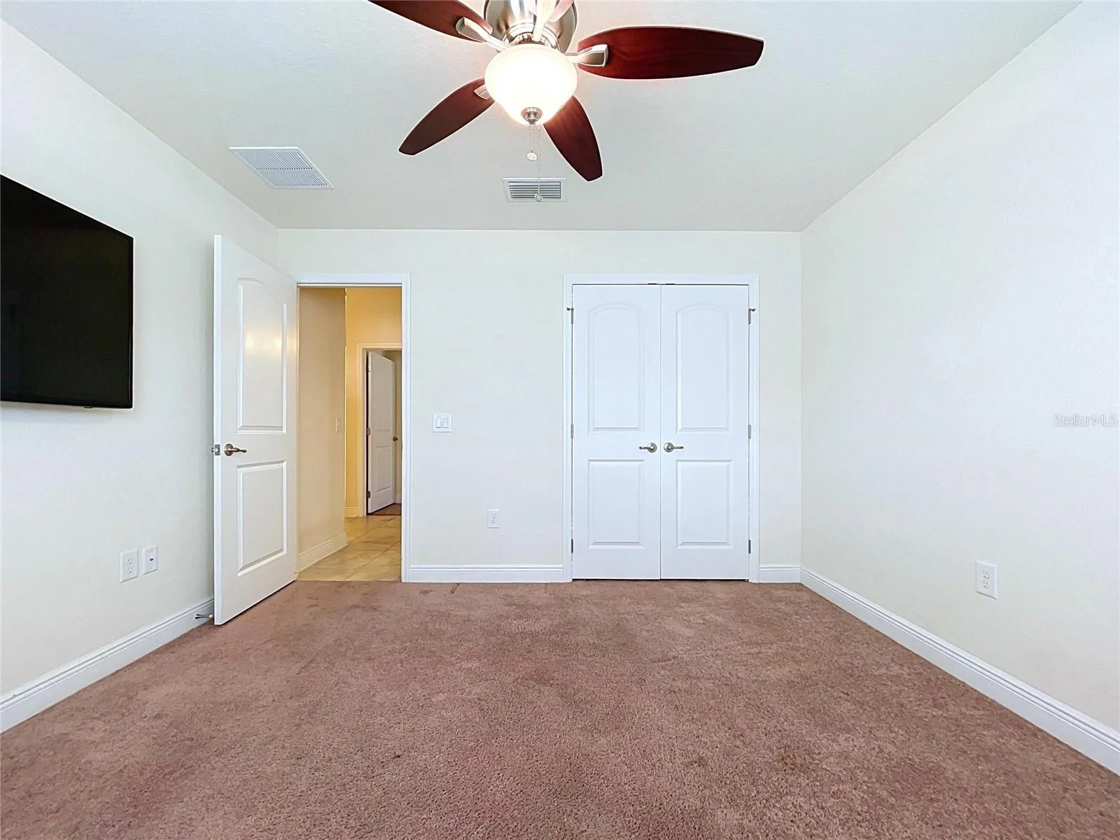 FRONT BEDROOM