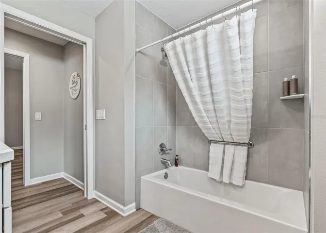 Second Bath with Shower tub combo