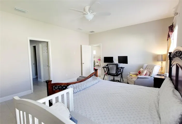 Master bedroom Floor 1