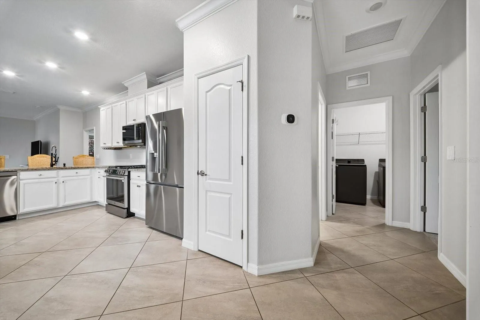 CRISP WHITE KITCHEN