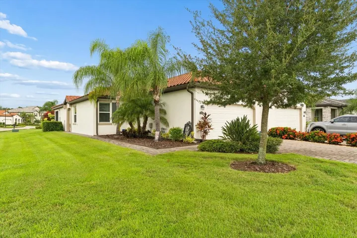 OVERSIZED HOMESITE
