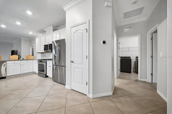 CRISP WHITE KITCHEN