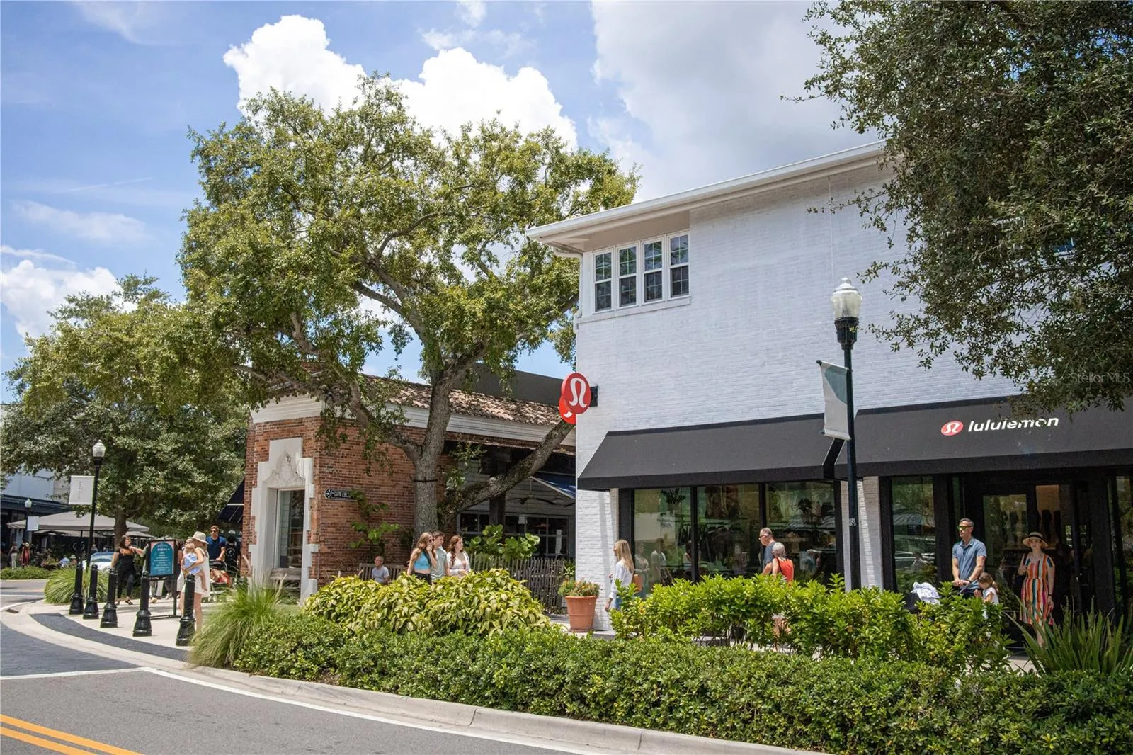 Truly Live the Urban Lifestyle! Upscale Shopping Options include Lululemon, West Elm, Rag &amp; Bone, Anthropology, Suit Supply, Sephora, Sur La Table Just to Name a Few...