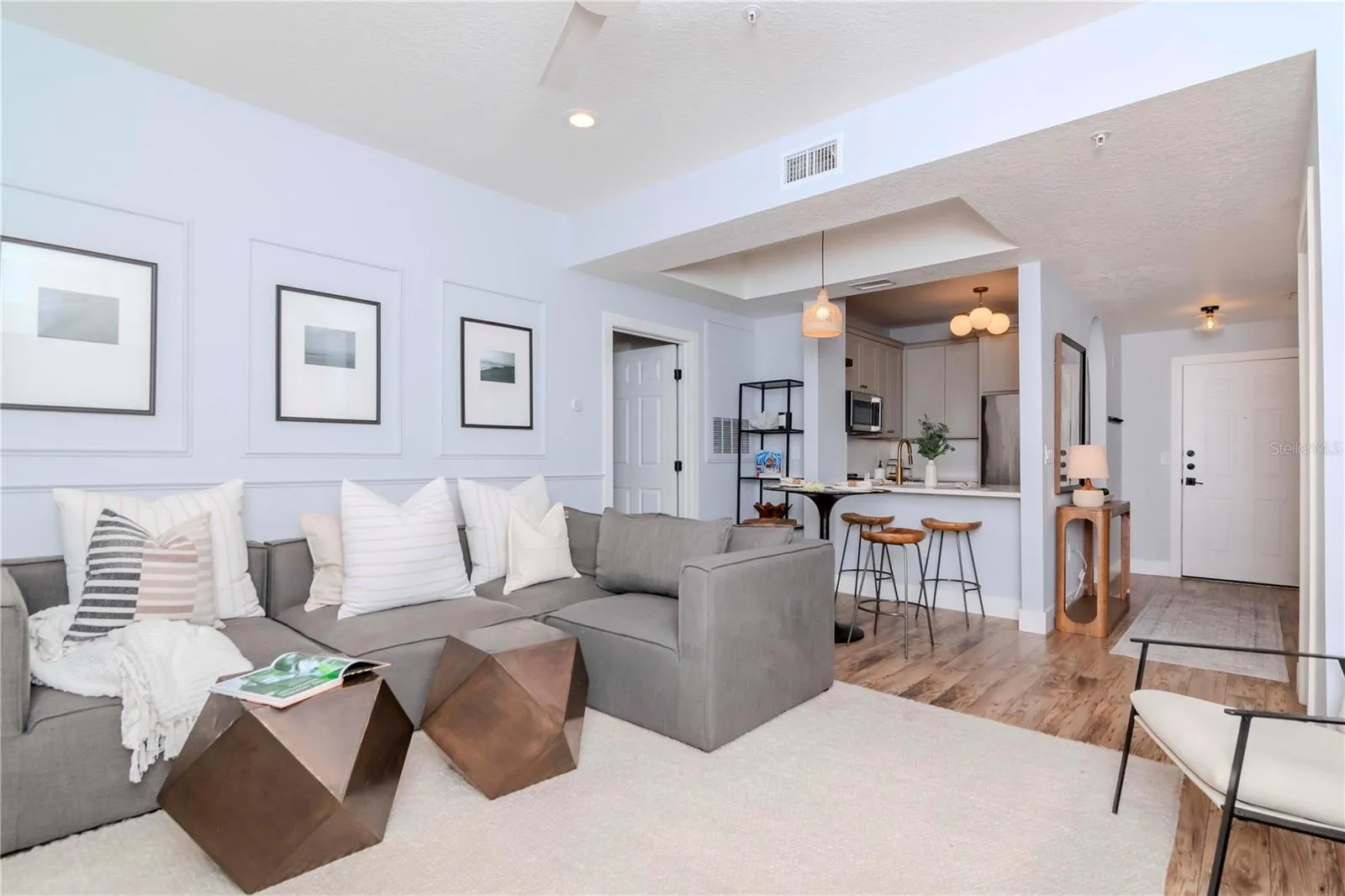 Living &amp; Dinette Areas for a Cozy, Modern Vibe
