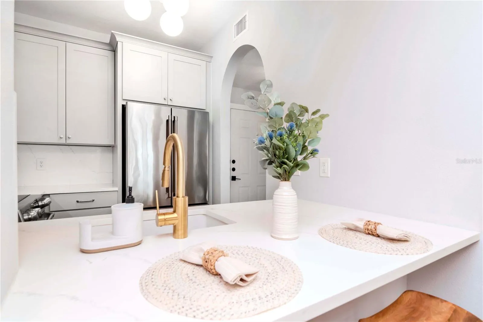 Eat-In Bar Area Open to Living Space