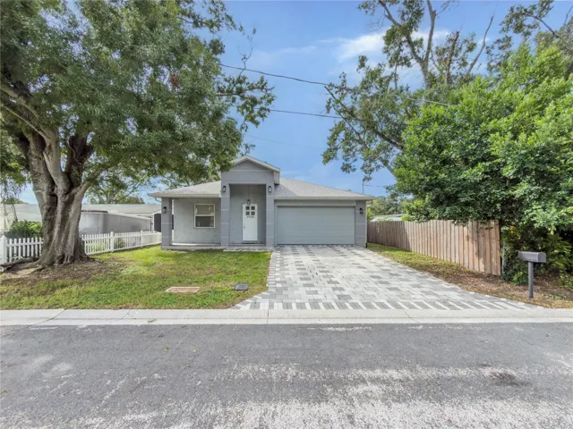 3920 W Crenshaw St, Tampa, FL 33614