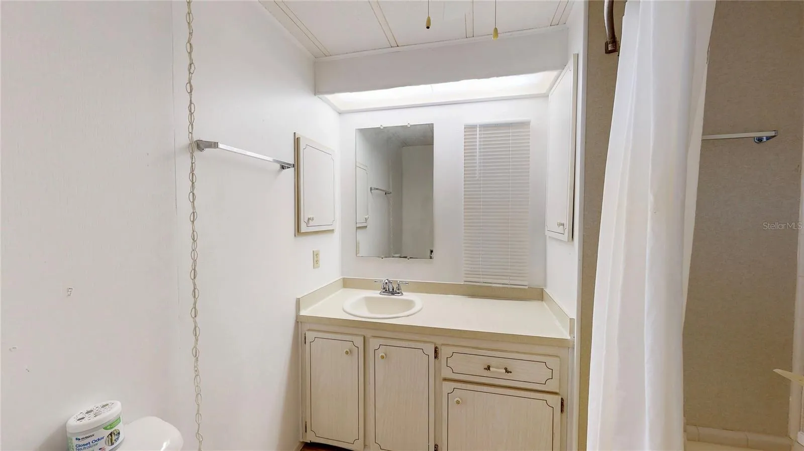 2nd bathroom