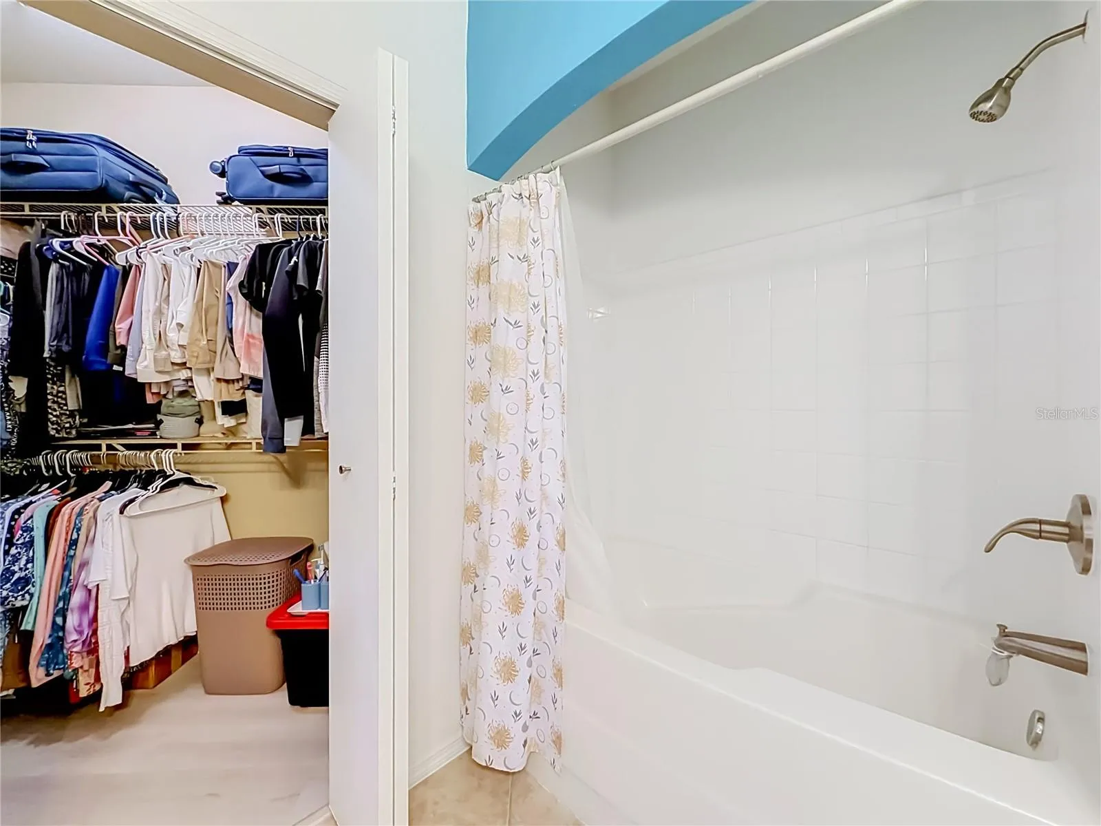 Walk-in Closet and Tub/Shower Alcove