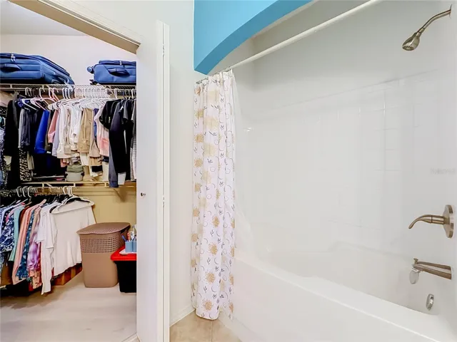 Walk-in Closet and Tub/Shower Alcove
