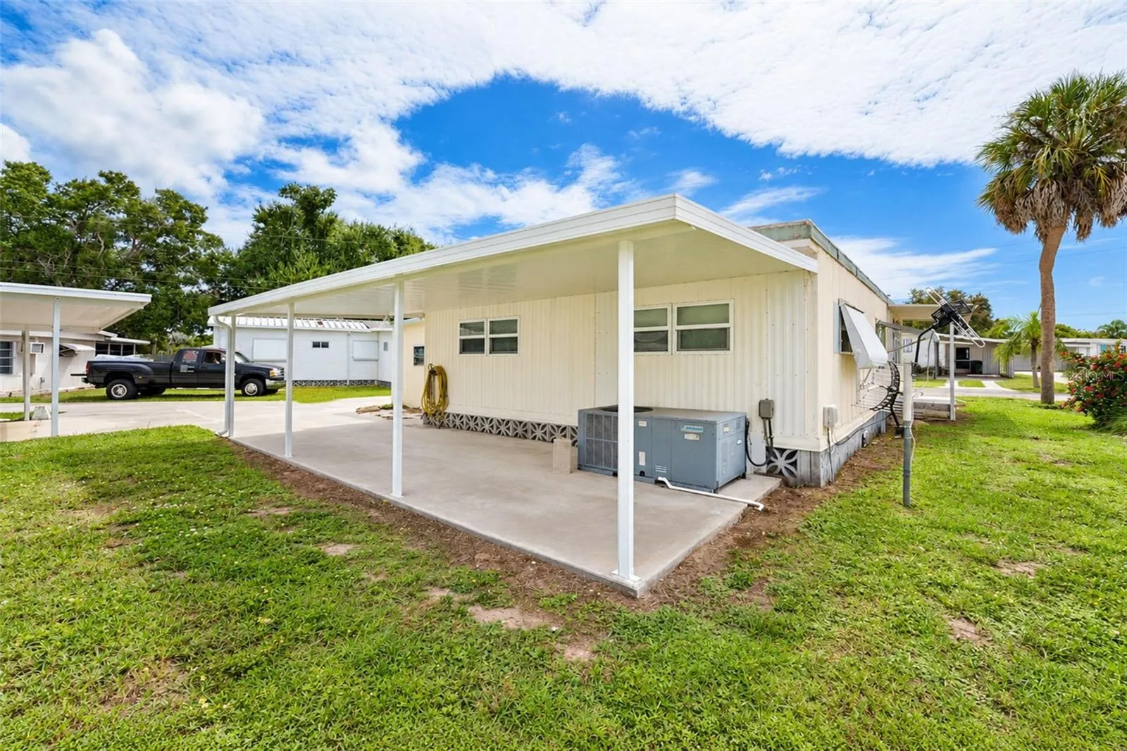 Carport in rear