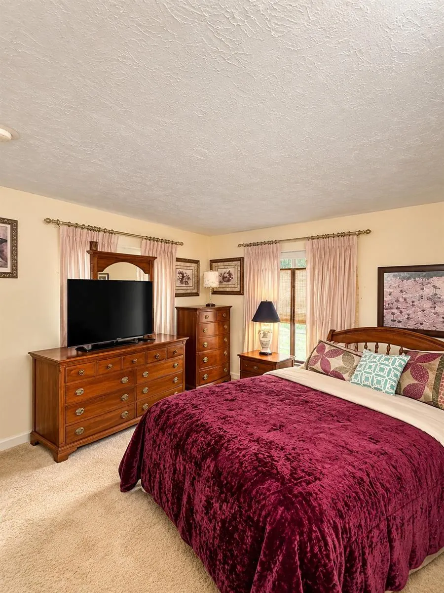 Guest bedroom