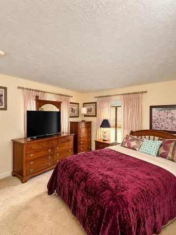 Guest bedroom
