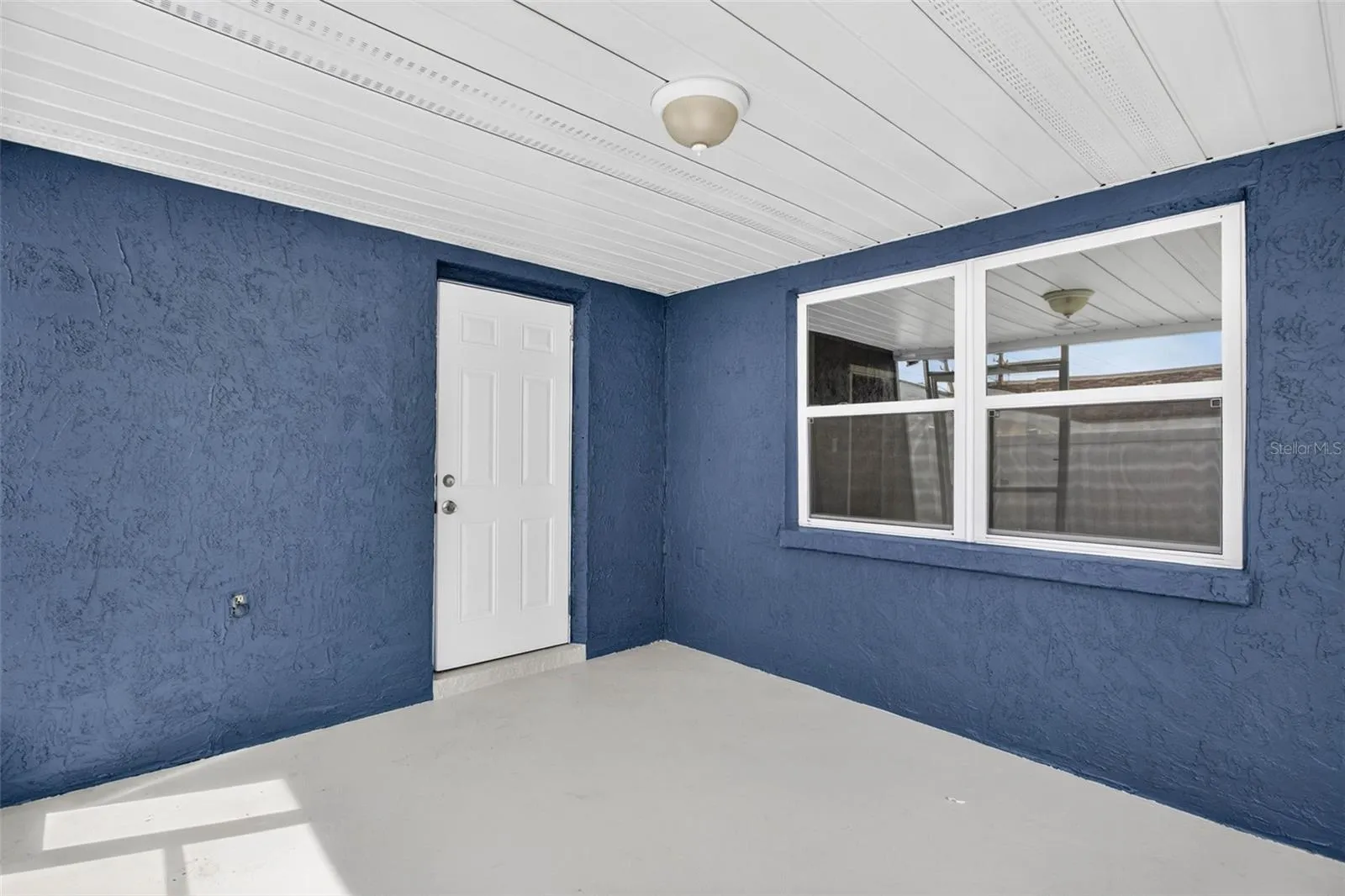 Rear Screened Porch