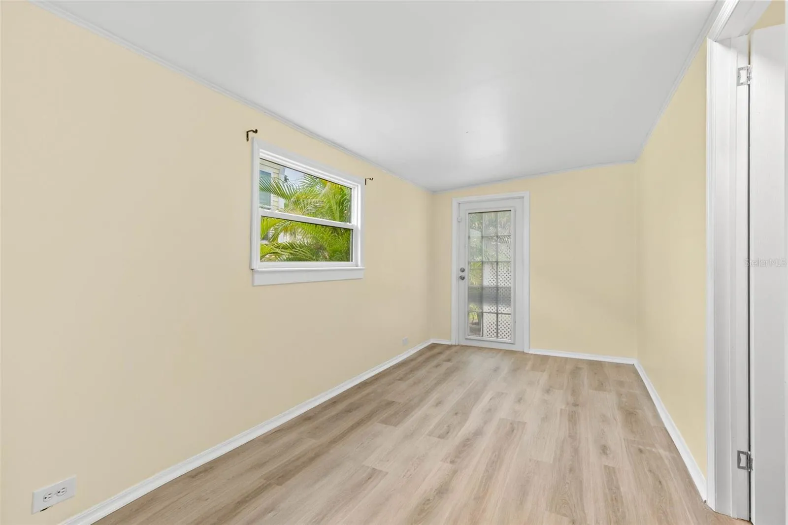 3rd bedroom to outdoor patio