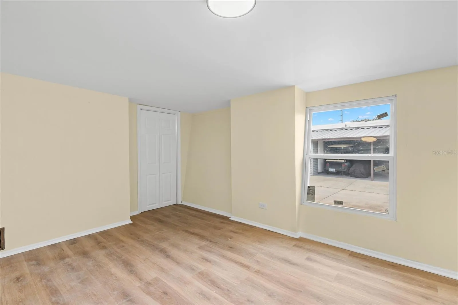 2nd bedroom with walk in closet