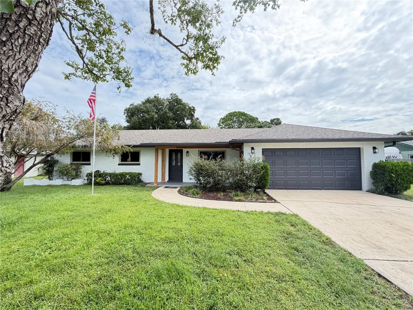 Welcome Home to 3915 Port Simbor Ave