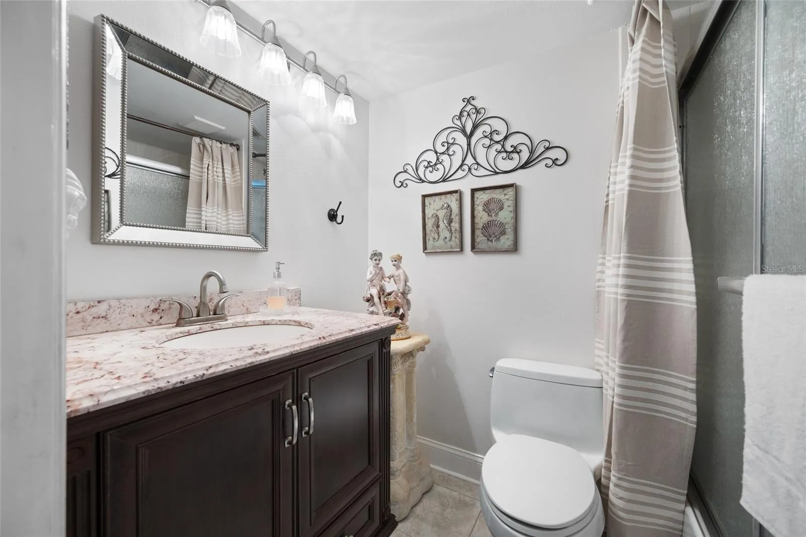 Primary Bedroom En Suite with Tub/Shower and Oversized Vanity